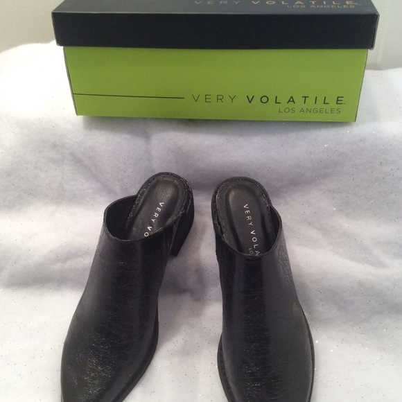 Very Volatile Shiny Black Mules - Picture 2 of 6